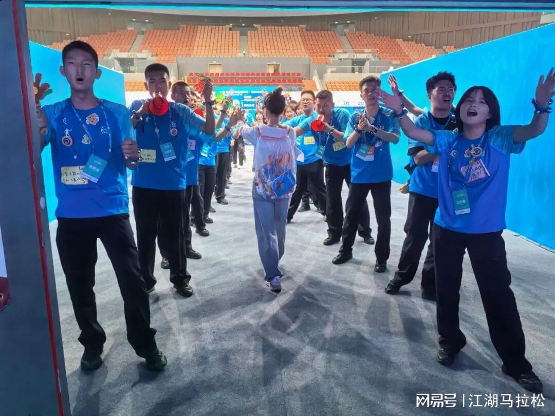 下滑得有点那快，卡塞米罗3次被过全场最高+5次丢失球权